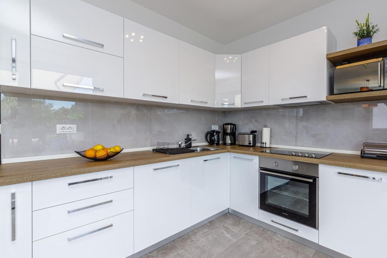 Sabena Apartment With Private Whirlpool Poreč Exteriér fotografie